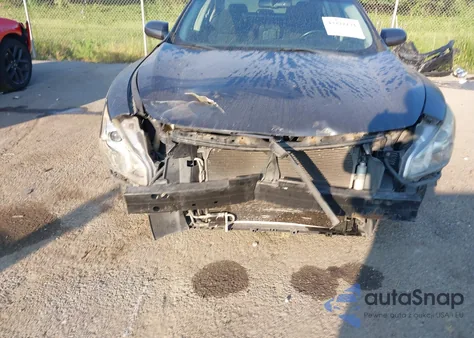 2010 Nissan Maxima z USA, uszkodzony, nr VIN 1N-4AA5AP9AC86998